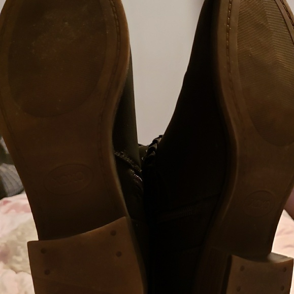 Boots - Picture 7 of 8